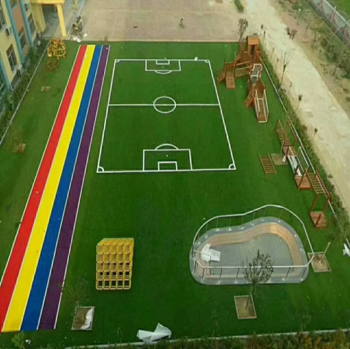 人造草坪足球��